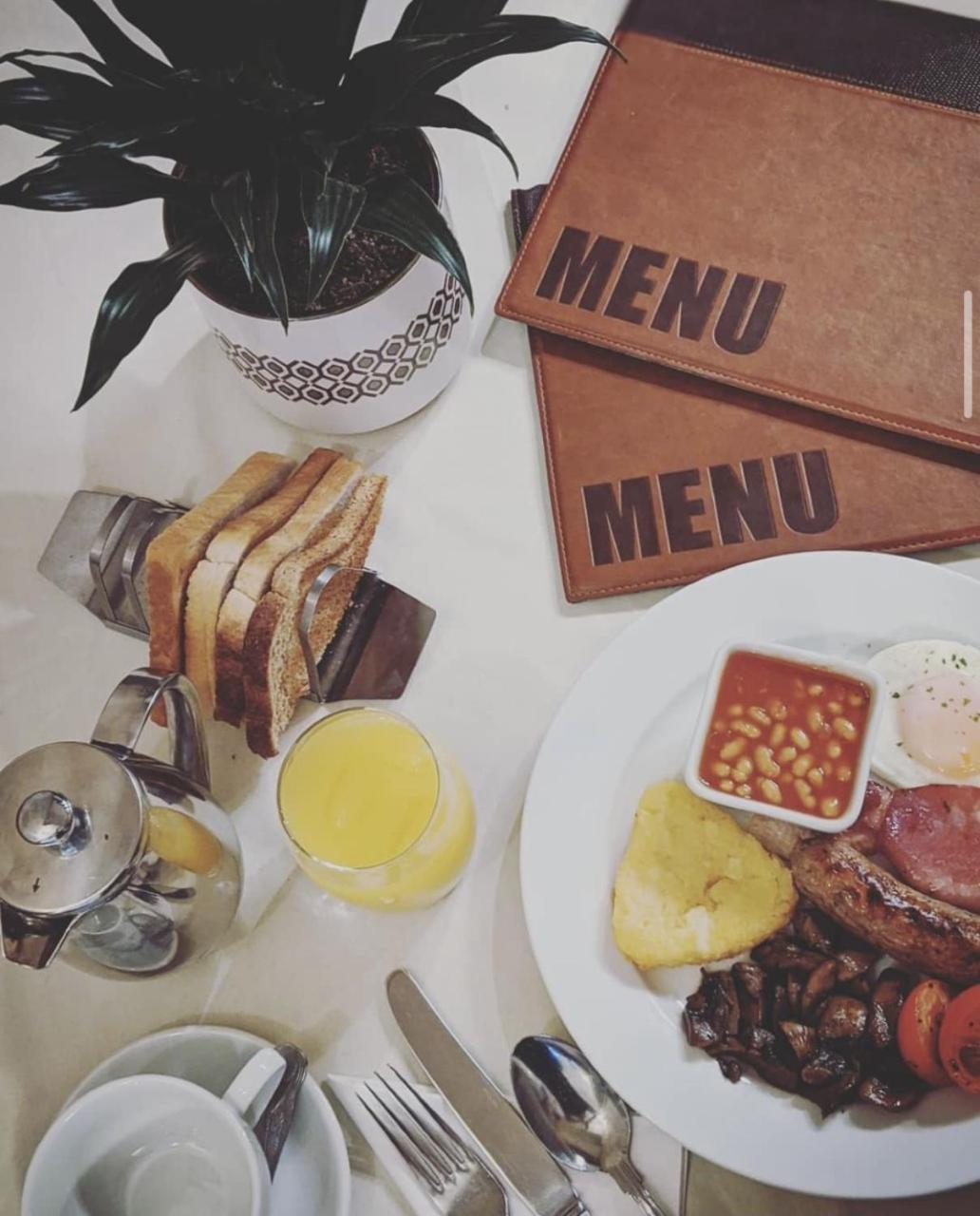 Ormonde House Hotel 8